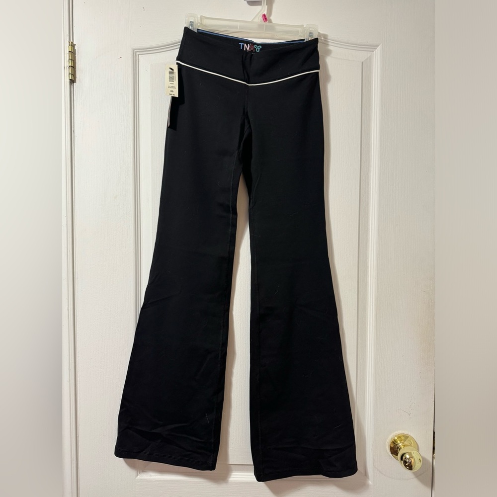 Aritzia TNA flare/wide leg low rise yoga leggings